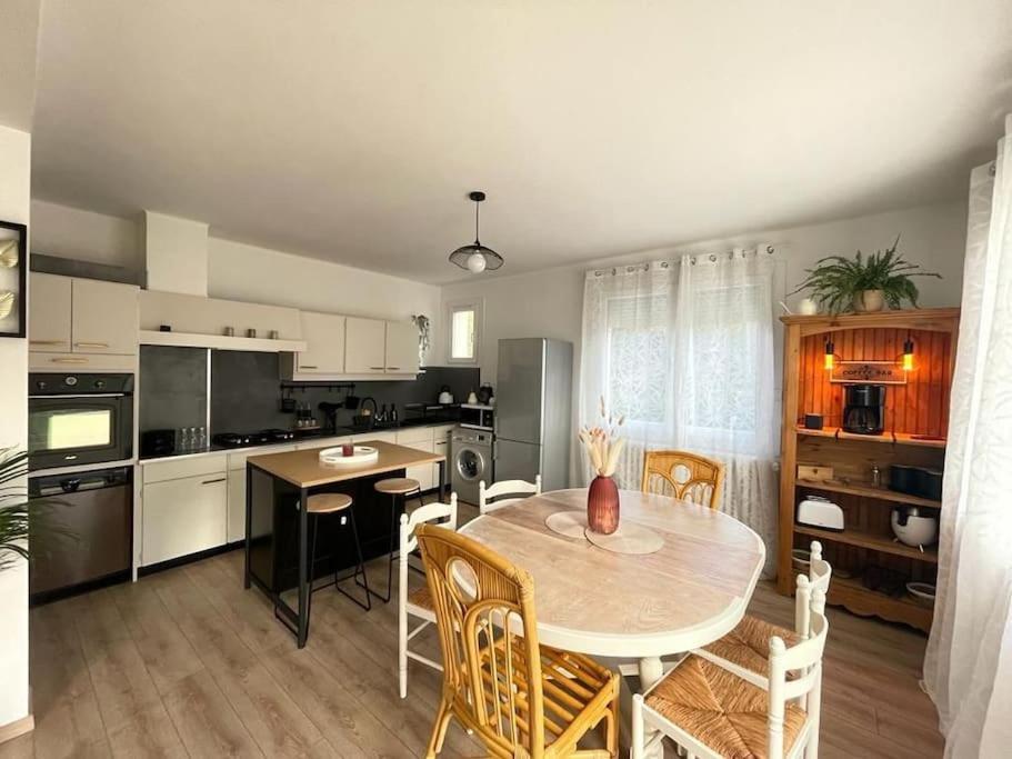 Superbe Appartement Avec Salle De Jeux Vaux-lès-Saint-Claude Eksteriør billede