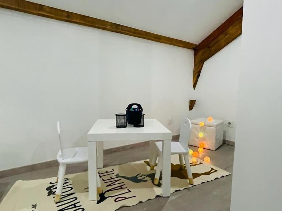 Superbe Appartement Avec Salle De Jeux Vaux-lès-Saint-Claude Eksteriør billede