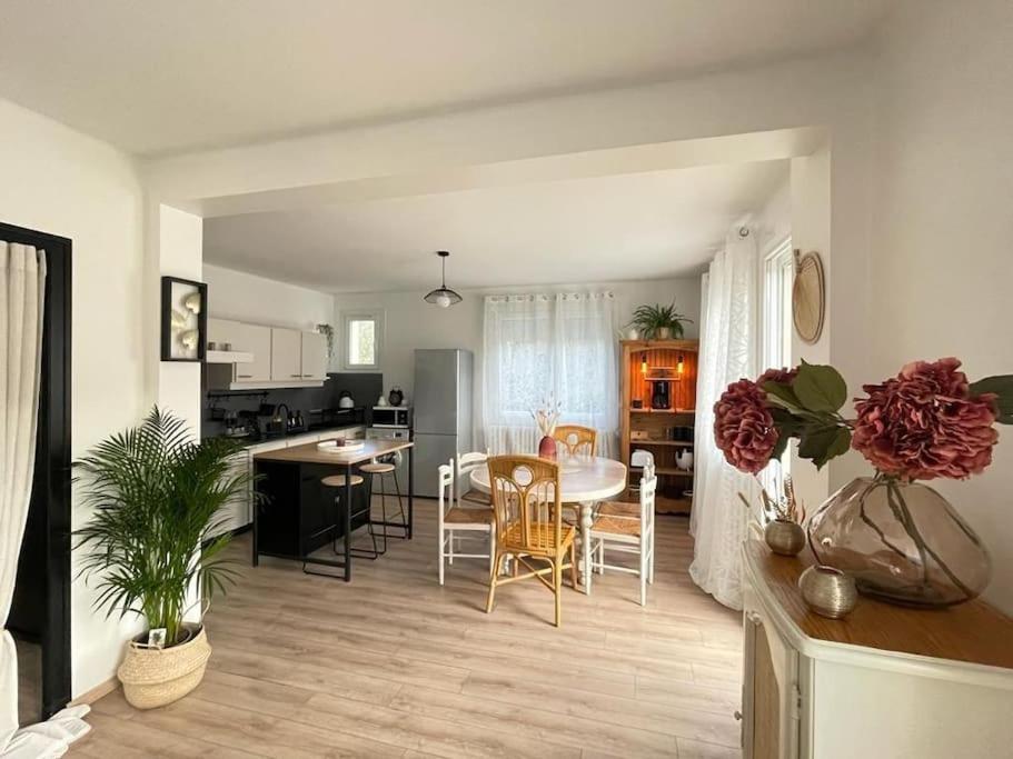 Superbe Appartement Avec Salle De Jeux Vaux-lès-Saint-Claude Eksteriør billede